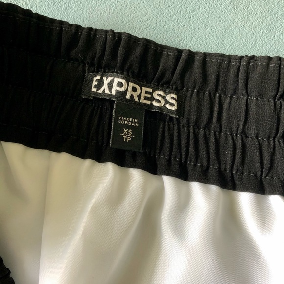 EXPRESS Mini Skirt 🔳 - Picture 4 of 7